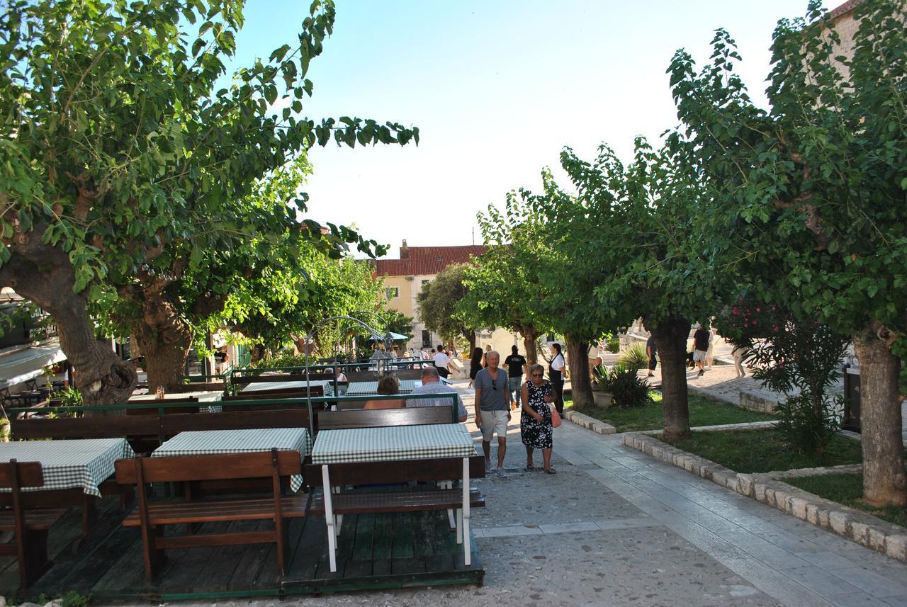 Apartment On The Square Makarska Luaran gambar